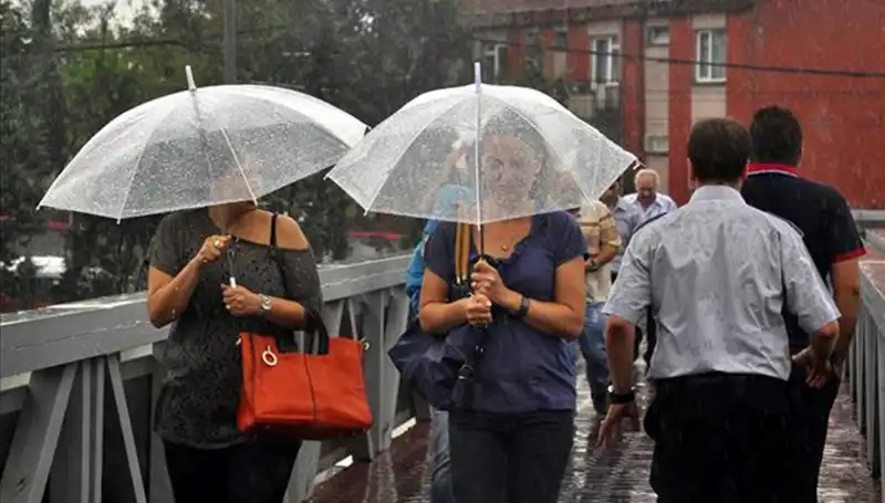 Sıcaklık ve Sağanak Uyarısı: Hava Durumunda Şaşırtan Değişiklikler!