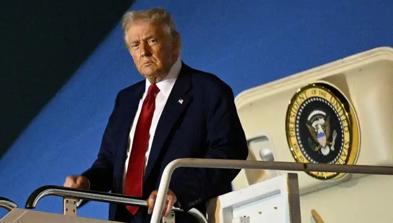 Trump, Lahey'de Dünyanın Gözü Önünde NATO Zirvesi'ne Katılacak