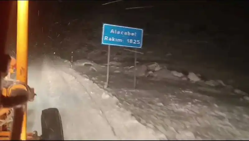 Antalya'nın Sıcak İkliminde Beklenmedik Kar Sürprizi!