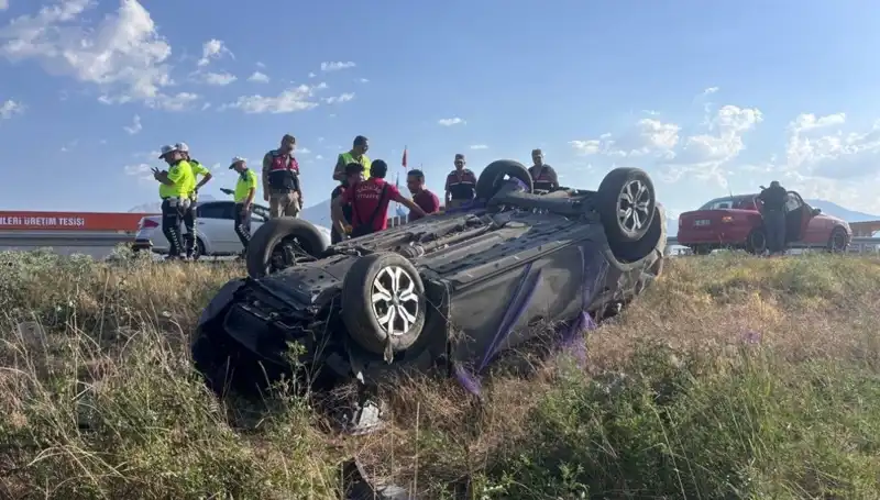 Nişan Töreninden Dönüşte Kaza: 1 Ölü, 4 Yaralı