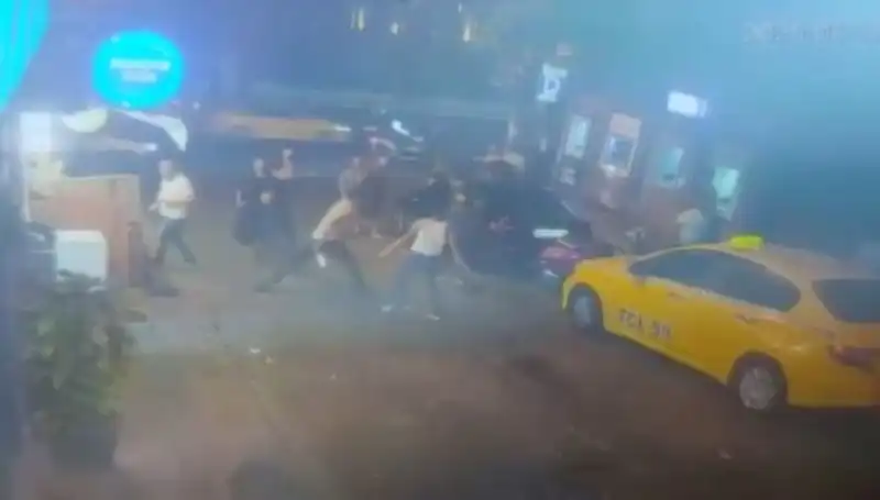 Beyoğlu'nda Laf Atma Kavgasında Kan Dökülmesi: Olayın Ayrıntıları
