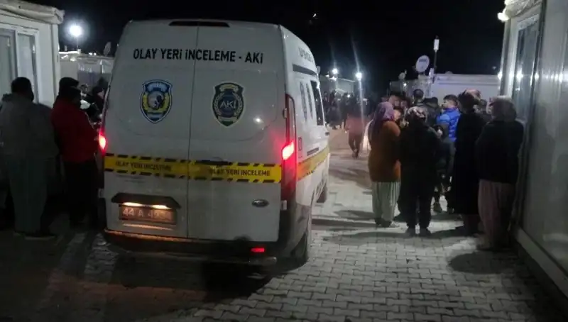 Husumet Nedeniylen İki Grup Arasında Korkunç Kavga: Kanlar İçinde Kaldılar