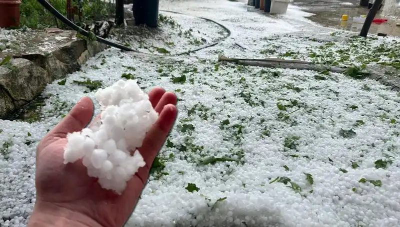 Haziran’da Beklenmedik Dolu Fırtınası: Şehirler Beyaza Büründü!