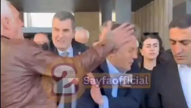 Özgür Özel'in AKM Çıkışında Gizemli Fiziksel Saldırı Gündemi Salladı