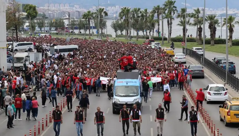 İzmir'de Grev Gözler Önünde: Dördüncü Gününde Neler Oluyor?