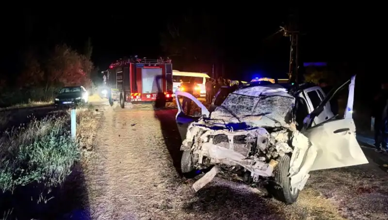 Ciple Traktör Çarpışması: 5 Yaralı, Kazanın Nedenleri Araştırılıyor