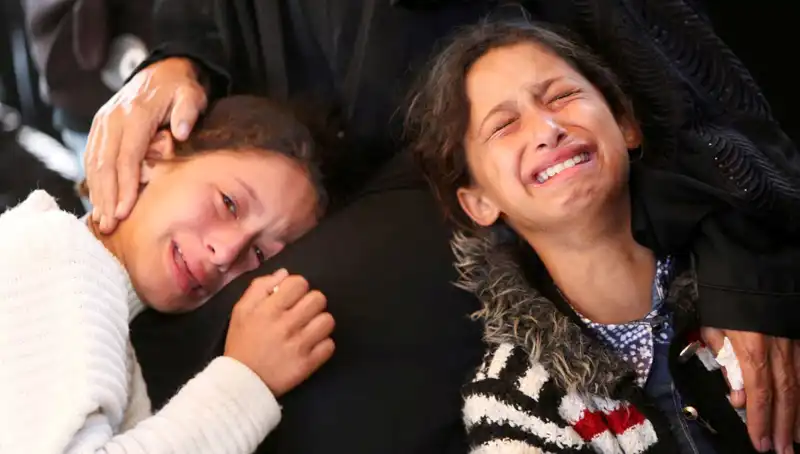 Gazze'de Bayram Coşkusuna Gölgeler Düşüyor: Yas ve Acı İç İçe