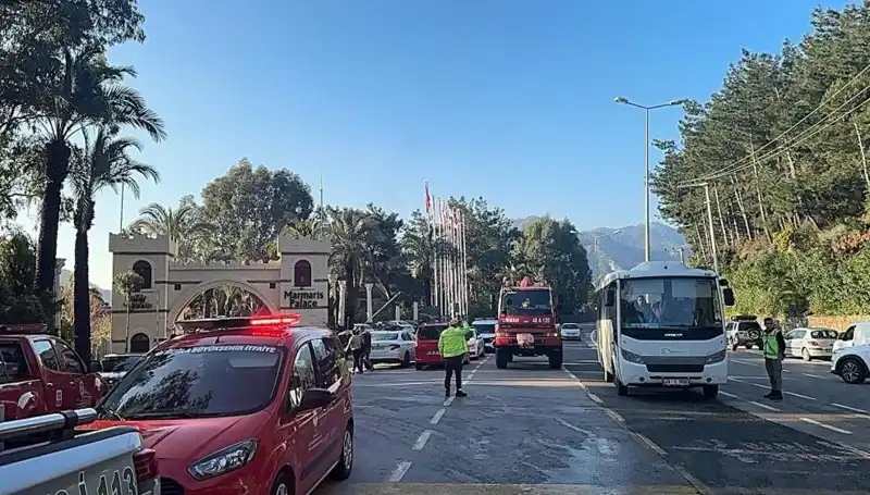 Muğla'da Lüks Otelde Korkutan Yangın: Tatilciler Dışarı Çıkmakta Zorlandı