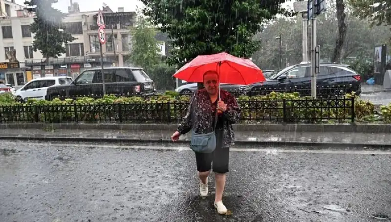 Türkiye'de Fırtına Bekleniyor: Sarı Kodlu Yağış Uyarısı!