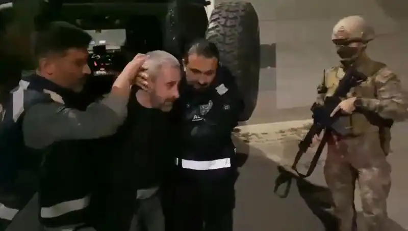 Kardeş Katili Yakalandı: 213 Saatlik Görüntü İncelemesi Şok Yüzünü Ortaya Çıkardı