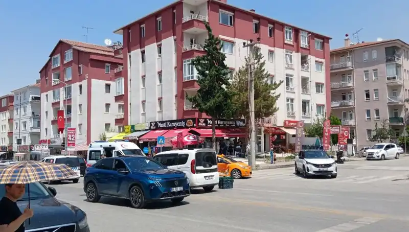 Taksi ve Otomobil Çarpıştı: Kazanın Ardından Yaşananlar