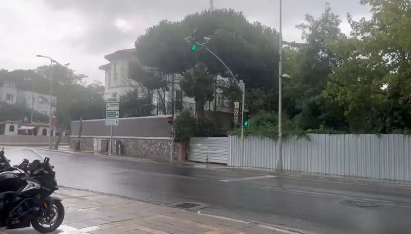 İstanbul'da Sağanak Yağış: Şehir Suya Doydu, Olumsuz Etkiler Başladı!