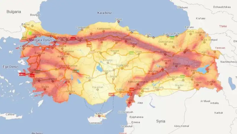 Türkiye'deki Fay Hatları: 45 İl ve 110 İlçede Deprem Riski Alarmı