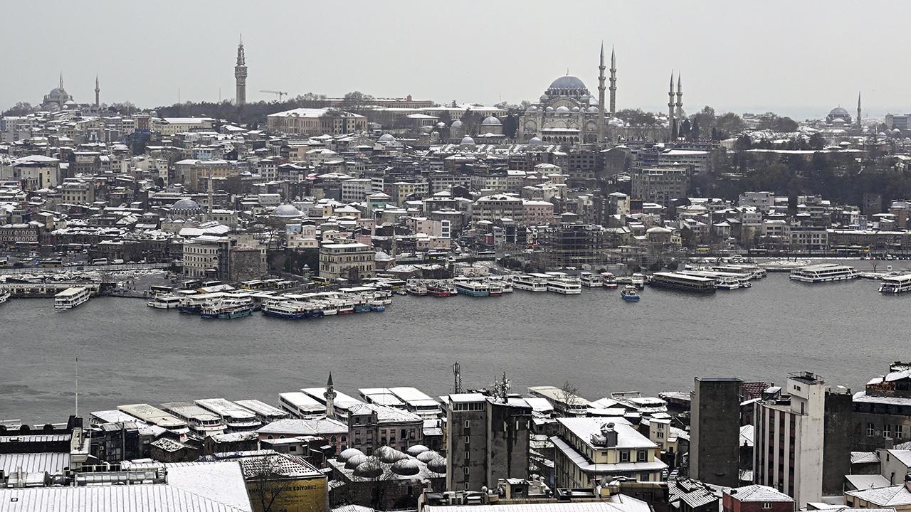 İstanbul'a Kar Kelebekleri Kondu