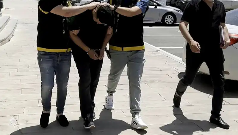 Mezarlıktaki Hırsız, Suçüstü Yakalanınca Neler Yaşandı?