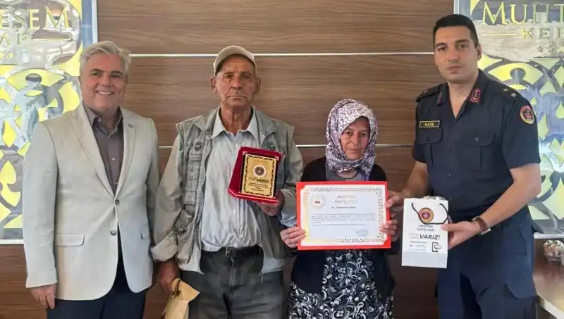 Duygulandıran Hareket: Jandarmaya Evi Bağışlayan Ailenin Hikayesi
