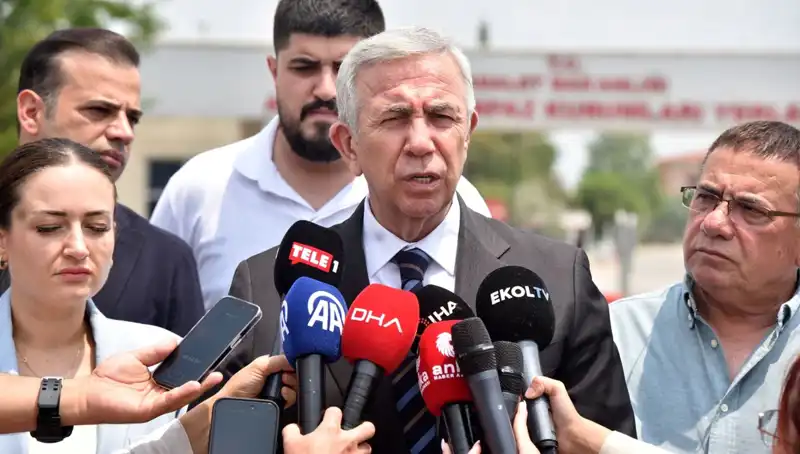 Mansur Yavaş’tan Muhittin Böcek’e Sıcak Ziyaret: İşbirliği Mesajları Verildi