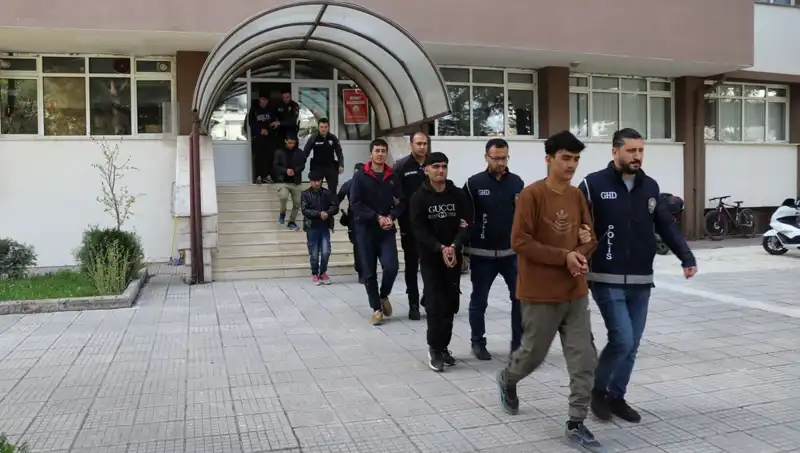 İki İl Değiştiren Düzensiz Göçmenlerin Halka Karışma Hikayesi
