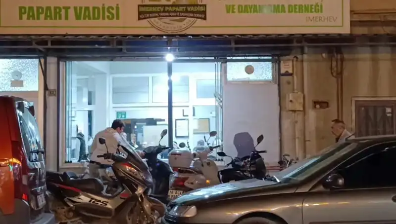 Lokalde Bıçaklı Kavga: Eğlence Mekanında Kanlı Anlar!