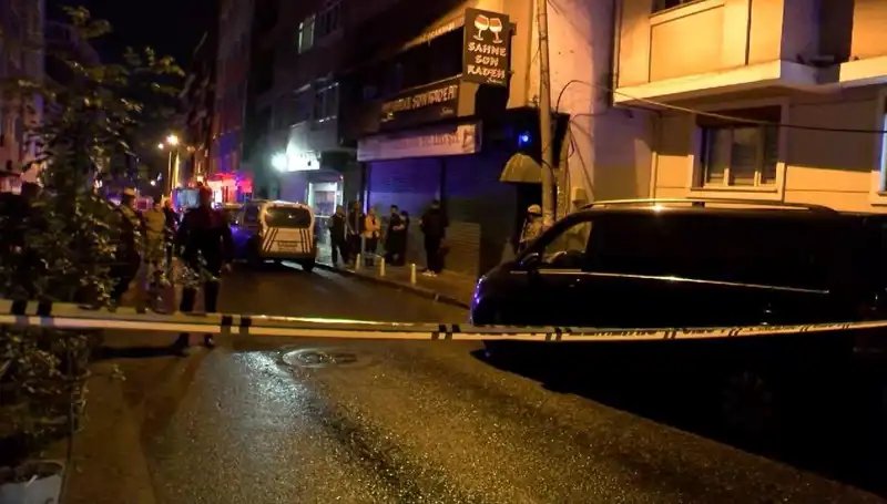 ** Eğlence Mekanına Yapılan El Bombalı Saldırı: 7 Yaralı!**