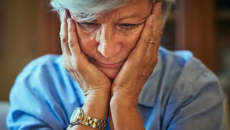 40'lı Yaşlarında Alzheimer Tanısı: Stres Belirtilerini Yanlış Yorumladı