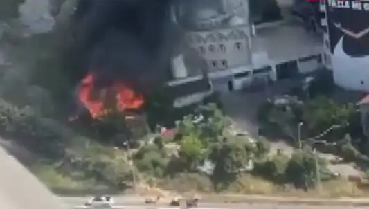 Kağıthane'de Korkutan Yangın: Dumanlar Gökyüzünü Kapladı