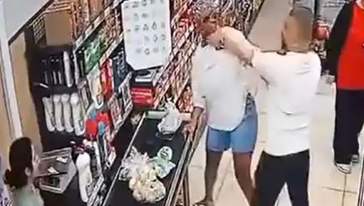 Markette Şok Eden Olay: Çocuğunun Önünde Kadına Saldırdı!