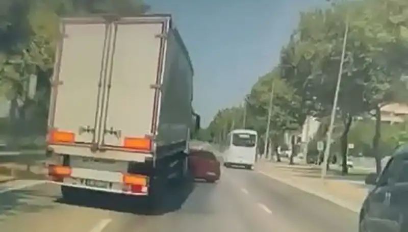 Bursa'nın Kör Noktasında Feci Kaza! Tüm Ayrıntılar Burada