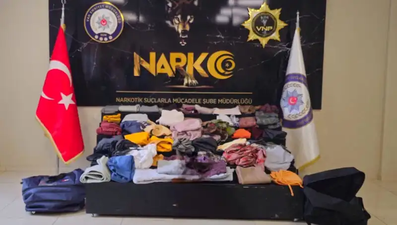 32 Kilo Metamfetamin Yakalanarak Uyuşturucu Çetesi Çökerildi