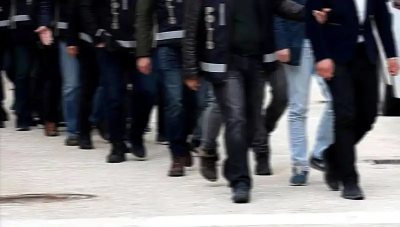 Kadın Profiliyle Tuzak Kurup Gasp Eden Çeteye Operasyon