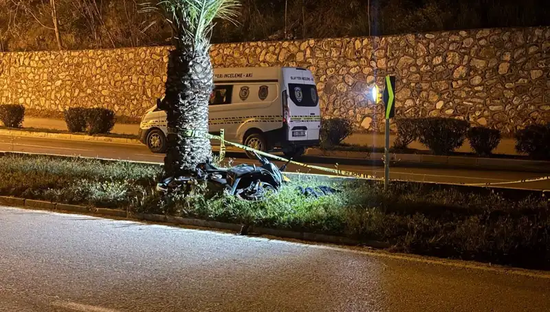 Motosiklet Kazasında Hayatını Kaybeden Tıp Öğrencisi, Ailesini Ve Arkadaşlarını Yasa Boğdu
