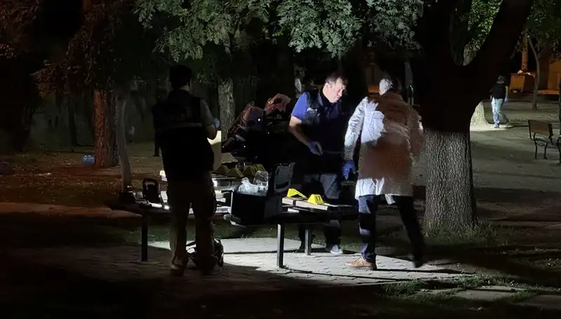 ** Husumet Kanlı Bitti: 1 Kişi Hayatını Kaybetti, 2 Yaralı Var!**