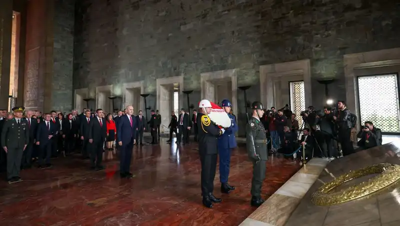 Anıtkabir'de Devlet Erkanının Anma Töreni: Duygusal Anlar ve Önemli Mesajlar