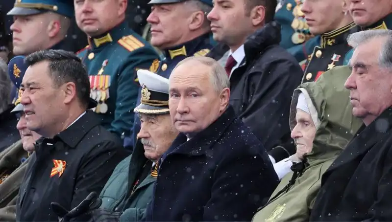 Rus Ordusu Büyüyor: Putin'den Tarihi Askeri Sefer Çağrısı