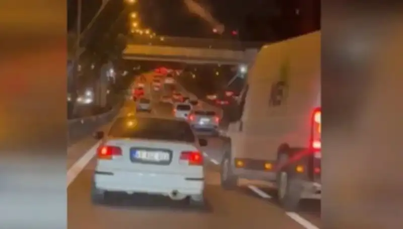 Tuzla’da Makas Terörü: Çarpıp Kaçan Sürücü Adalete Teslim Edildi!
