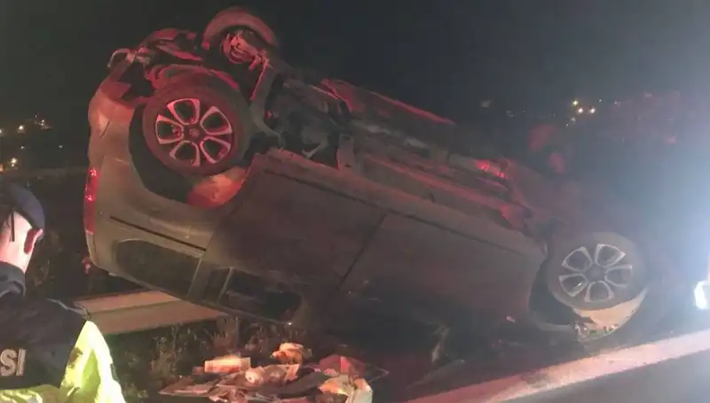 Osmaniye'de Feci Kaza: Otomobil TIR'a Çarptı, Beş Kişi Yaralandı
